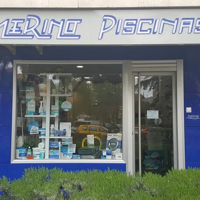 Merino Piscinas fachada